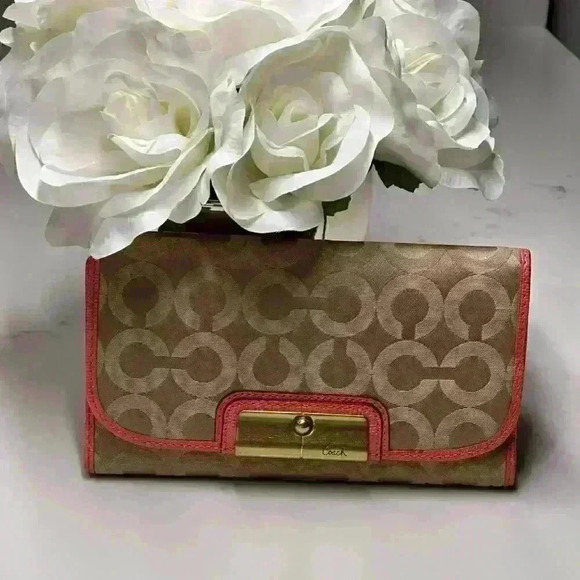 Coach Kristin C Op Art Large Checkbook Wallet 45105 NWT! - Picture 1 of 8